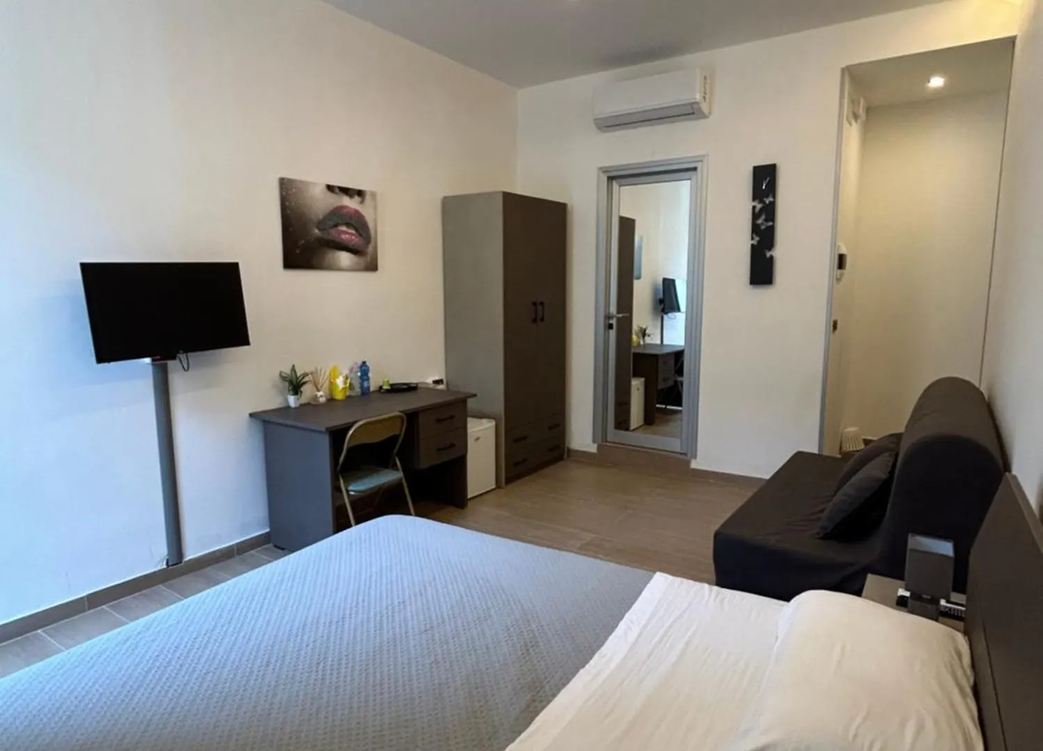 Binario 14 Piazza Garibaldi Bed & Breakfast Naples