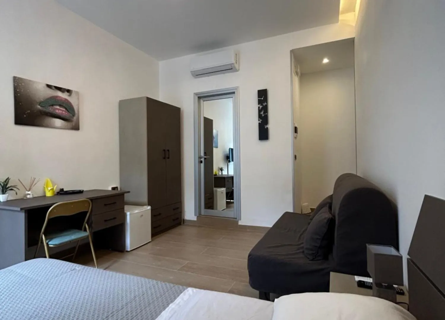 Binario 14 Piazza Garibaldi Bed & Breakfast Naples