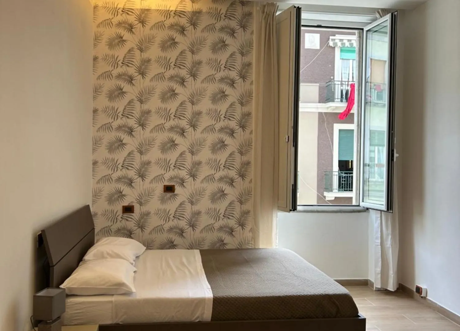 Binario 14 Piazza Garibaldi Bed & Breakfast Naples