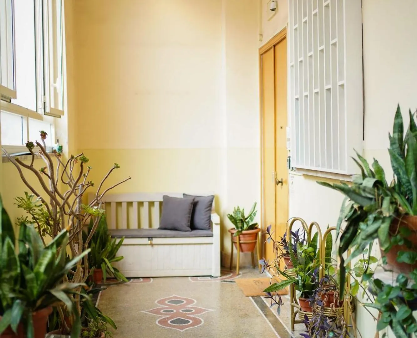 Binario 14 Piazza Garibaldi Bed & Breakfast Naples